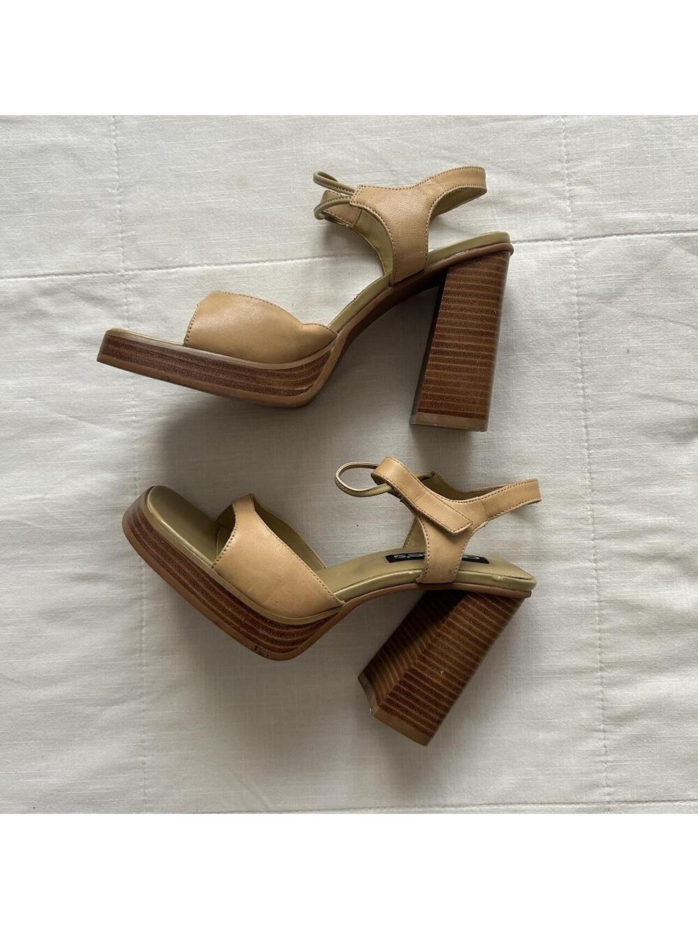 Candie’s Tan Platform Sandals Chunky Block Heel Square Toe Y2K